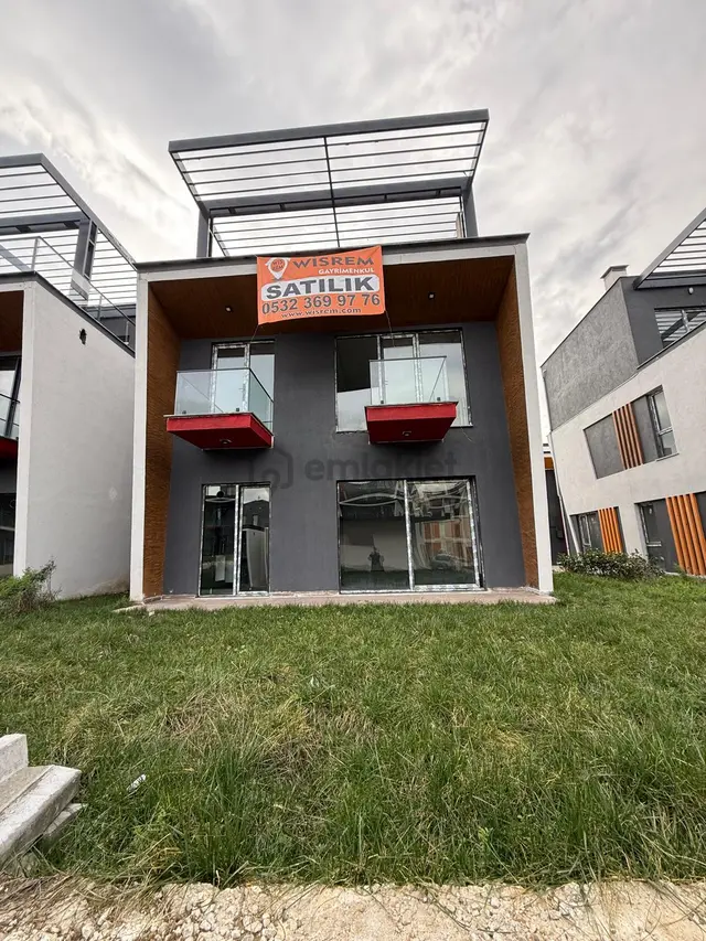 Kısa Süreli Fırsat Fiyat İle Tripleks 4+2 Satılık Villa 3
