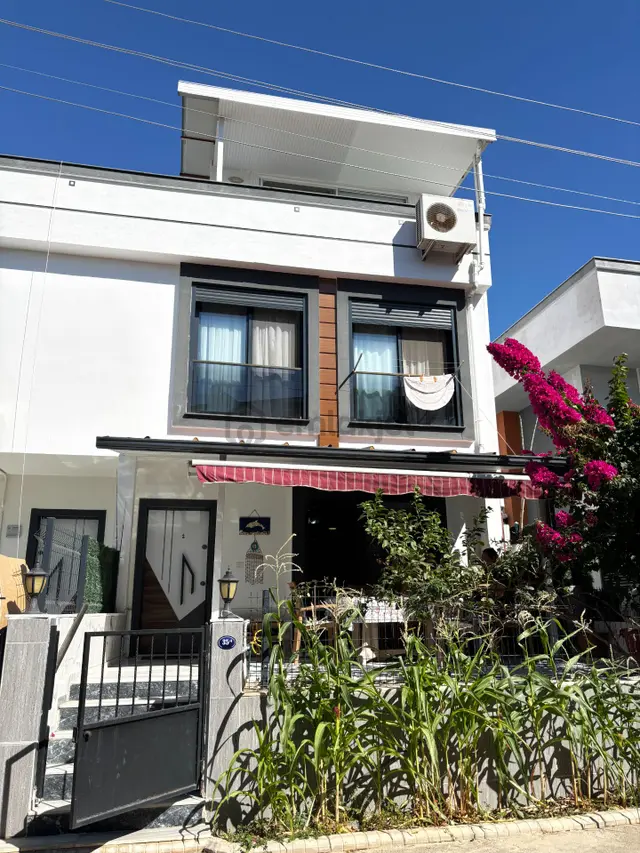 İzmir Seferihisar Payamlı'da Plaja 500 M Ferah Yapılı 3+1 Satılık Villa 2