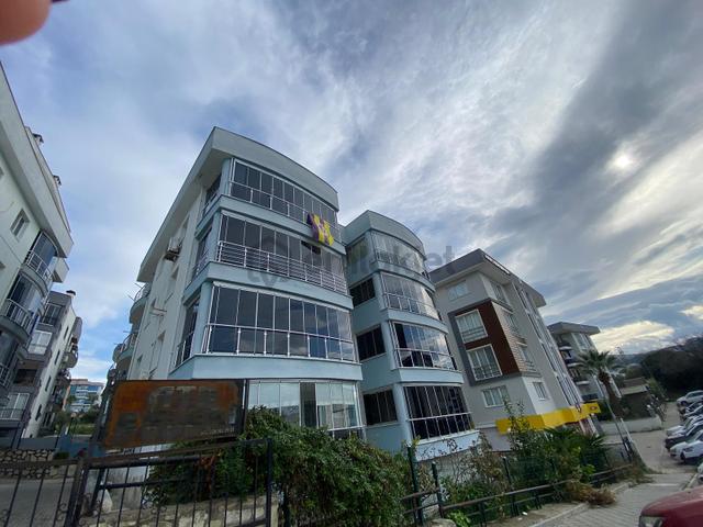 Kuşadası'nda 3+1 Önü Açık Cam Balkonlu Geniş Satılık Lüks Daire Kuşadası'nda 3+1 Önü Açık Cam Balkonlu Geniş Satılık Lüks Daire