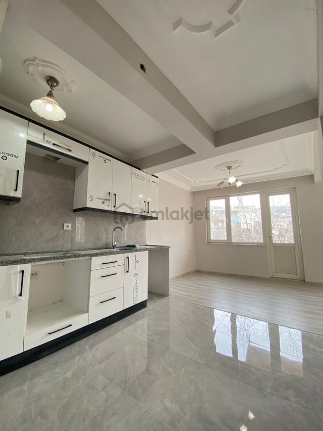 ✅utku Mahallesi🏡 ✅2+1 80m2 4 Katlının 3 Katı ❇️full Tadilatlı Özelikli Petek Kombili 5