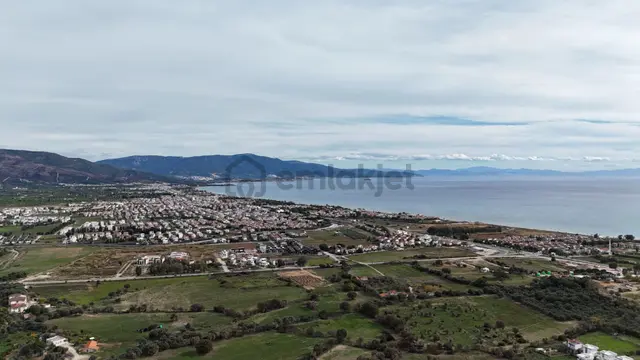 İzmir Seferihisar Atatürk Mahallesinde Deniz Manzaralı 300 M2 Arsa 2