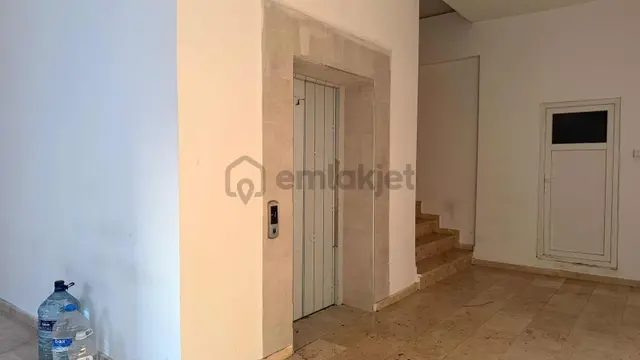 Merkezi Konumda 400 M² Asansörlü Kiralık İşyeri 5