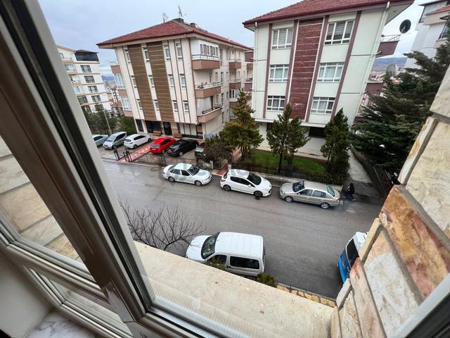 Atanora Vadi'den Trt Panora Yakını Ara Kat 3 Cephe Kök Tapulu Kombili Ön 3+1 4
