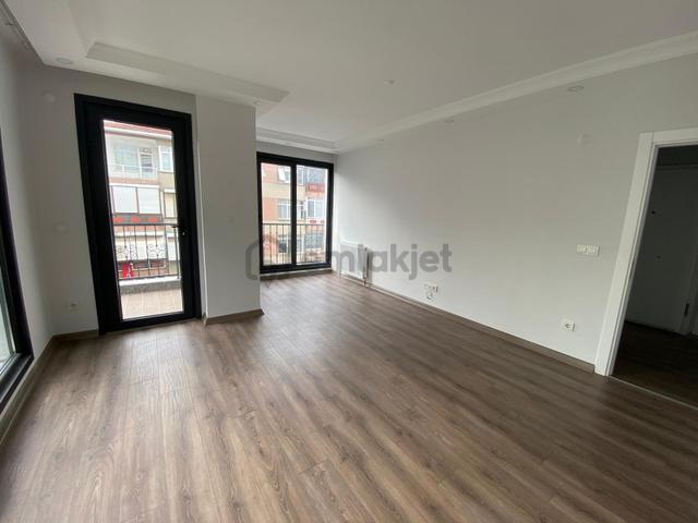 Kaçmaz'dan Ön Cephe Minibüse Yakın Ara Kat Ferah 2+1 Daire 1