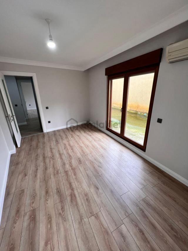 Kaçmaz'dan İdealtepe Sahil'de Marmaraya Komşu Lüks 1+1 3