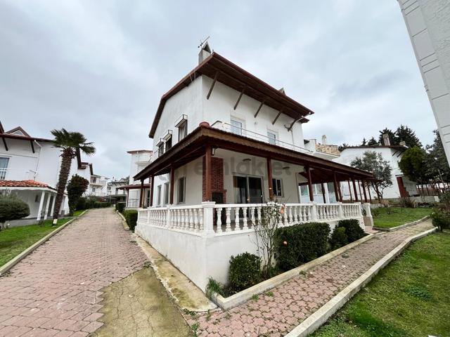 Denize Sıfır Eşyalı 4+1 Villa | Özel Plajlı | Mavi Su Sitesi 1