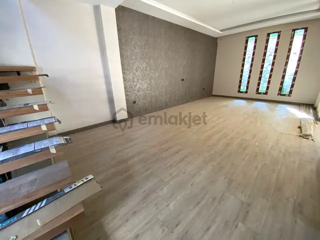 Üstünkent'ten Kuyuluk'ta Satılık 4+1 Site İçi Dubleks Villa 3
