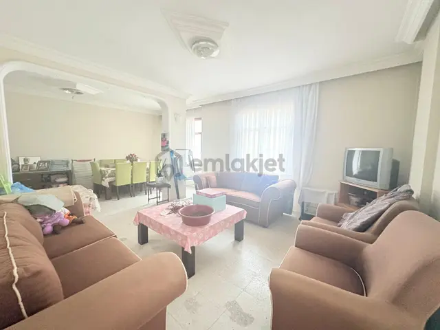 Prestij'den Mesudiye'de Geniş Oturumlu Temiz 4+1 Daire 1