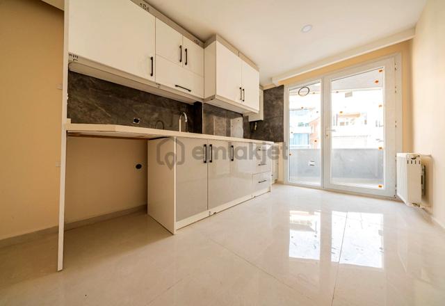 Weal World' Den Cadde Üstü Yeni Binada, 3+1, 4.kat, 115 M2, Lüks Köşe Daire ... 5