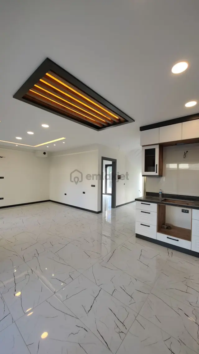Kuşadası Avmler Bölgesinde 4+1 350m2 Arsa İçinde Özel Havuzlu Satılık Villa 5