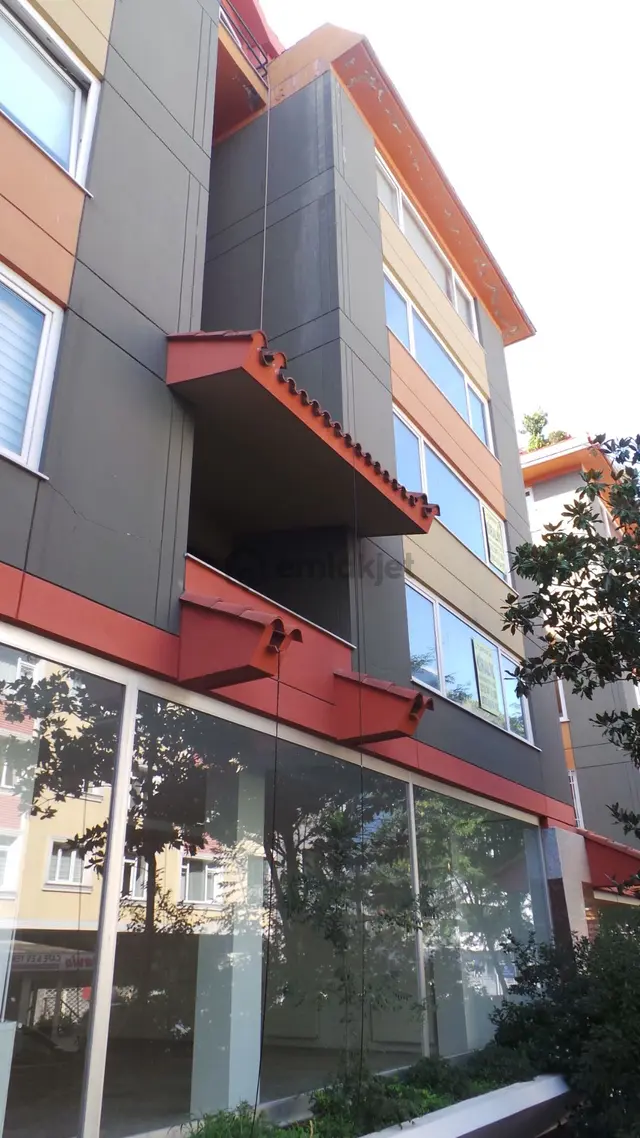 Mecidiyeköy Merkezde Kiralık Ofis 350 M2 Teraslı Çatı Katı Şehir Manzaralı 2