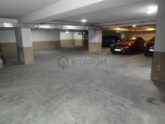 Ünalan Metro-metrobüs Yakını Genç Apt.teraslı Dubleks 3+1 Fırsatı 5