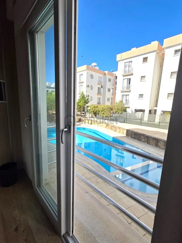 Kktc Girne Merkez ,heryere Yürüme Mesafesinde Büyük Havuzlu Sitede 2+1 Dekorasyonlu Daire 1