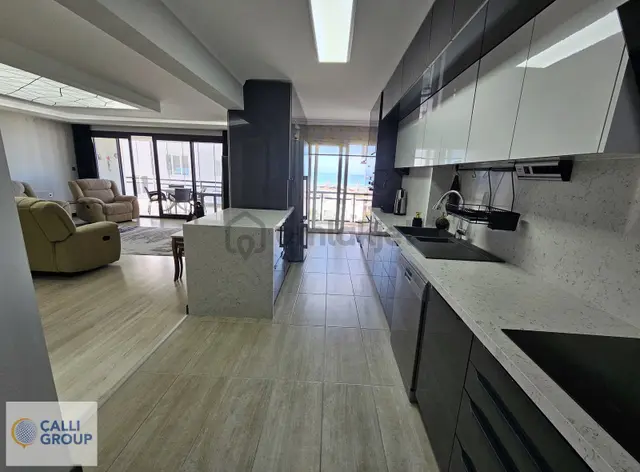 Kuşadası Marina'da Satılık Deniz Manzaralı 4+1 Bakımlı Daire 2