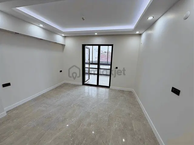 Önerlerde Mükemel Konumda Kiralık 3+1 Villa 4