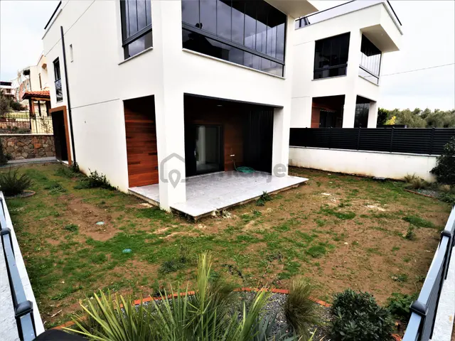 💎aygül'den💎burhaniye İçmeler'de Denize 50 Metre Ful Deniz Manzaralı Tam Bağımsız 4+1 Satılık Villa 1