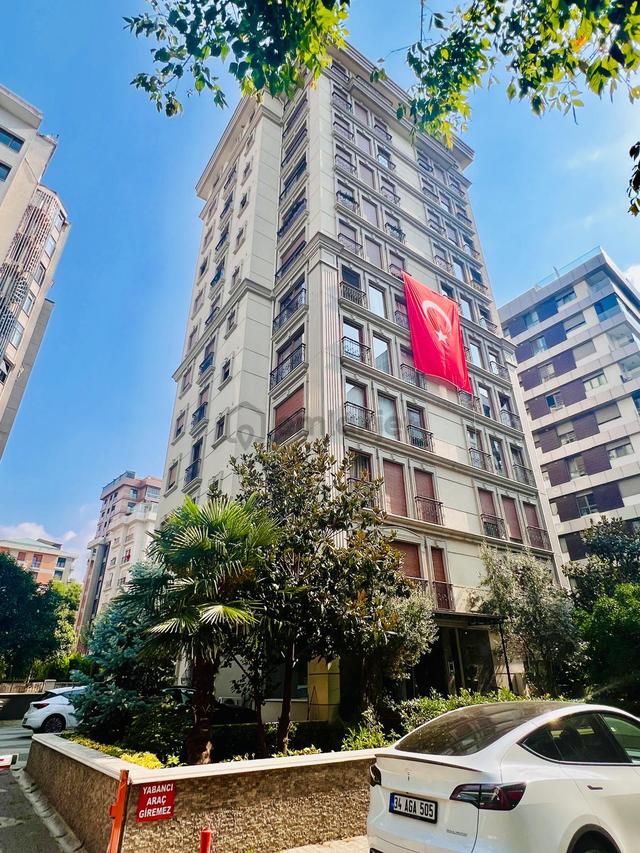 Erenköy'de Cadde Tren Arası Muhteşem Lokasyonda Satılık 3+1 Daire Erenköy'de Cadde Tren Arası Muhteşem Lokasyonda Satılık 3+1 Daire