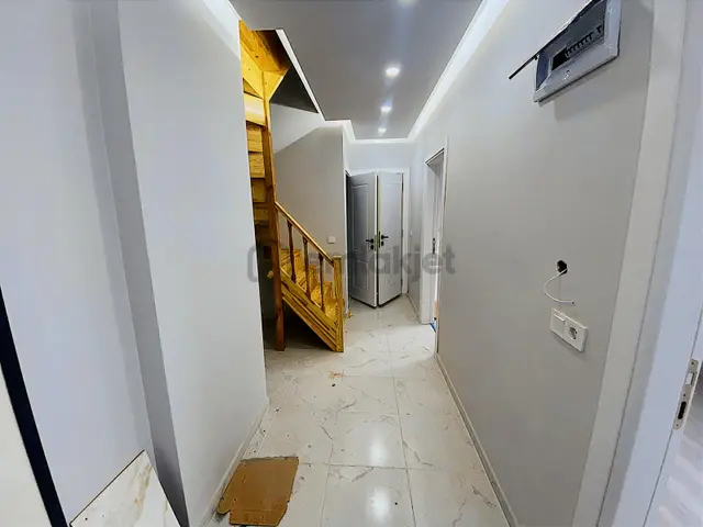 Bolluca Emlak`tan Satılık 2+1 Ters Dublex Daire 3