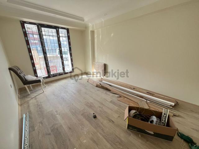Has Seba'dan Tevfikbeyde 2+1 85m2 Caddeye Yakın Satılık Dairee 2