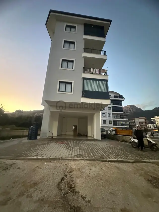 Alanya Çıplaklı Mah.kiralık 40 M2 Dükkan 2