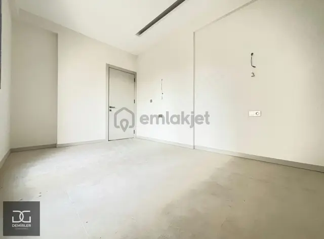 Demirler'den Karahasanlı'da Hastaneye Yakın 1+1 Satılık Apart 4