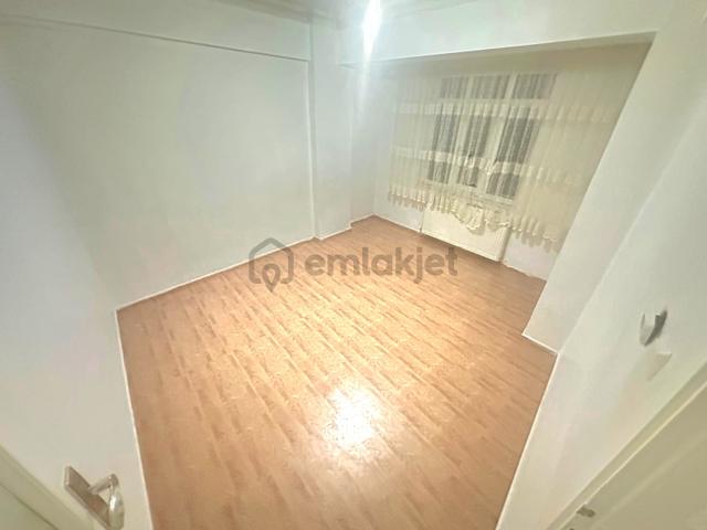 Pusula İnş.tan Esentepe Mah Cadeye Yakın 1+1 75m2 Yuksek Giriş K 5