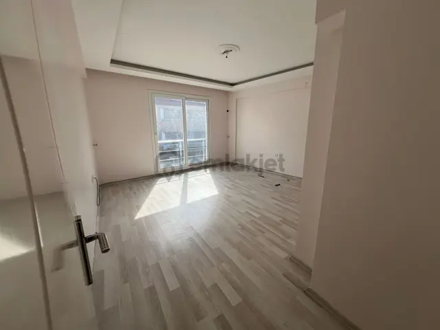 Konak Ulubatlı Mah.de 2+0 Ayrı Mutfak Balkonlu Havadar Ferah Kiralık Daire 4
