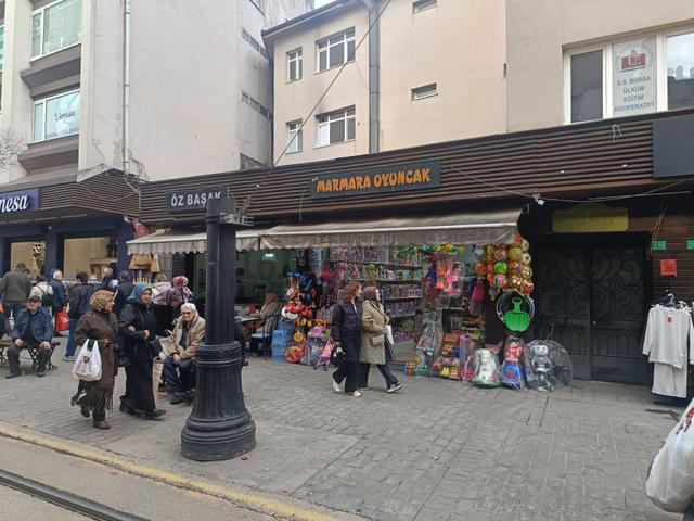 Bursa'nın Merkezi Cumhuriyet Caddesinde Satılık Prestijli Dükkan 4