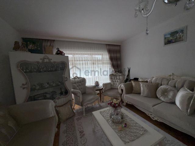 Cadde Üzeri Manzaralı 3+1 Daire: Süper Lokasyonda 3