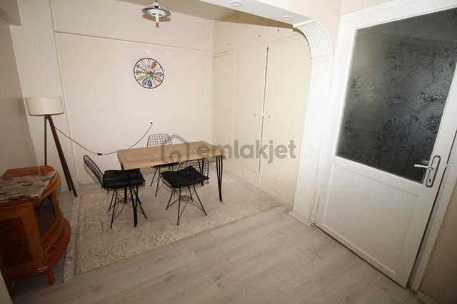 Üçyol Metroya 250mt Mesafede 1+1 Eşyalı D.gazlı Kiralık Daire 4