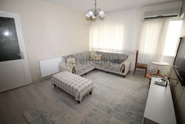 Üçyol Metroya 250mt Mesafede 1+1 Eşyalı D.gazlı Kiralık Daire 2