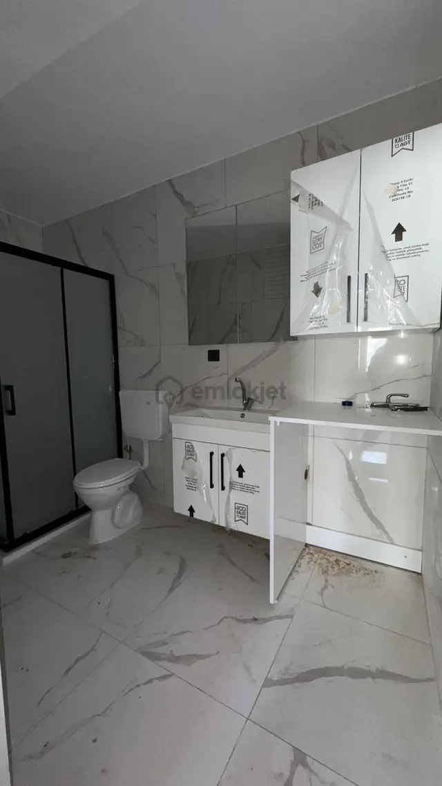 Nova'dan Kervanyolu Caddesi Üzerinde Satılık Tadilatlı Daire 4