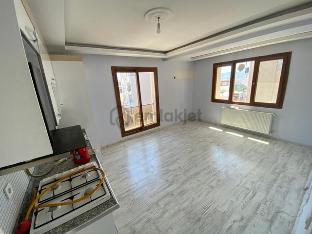 Acill Buca Çamlık Mah.de Uçanyol Yakını 2+1 80m2 A.mutfak Dgazlı Havadar Satılık Daire 4