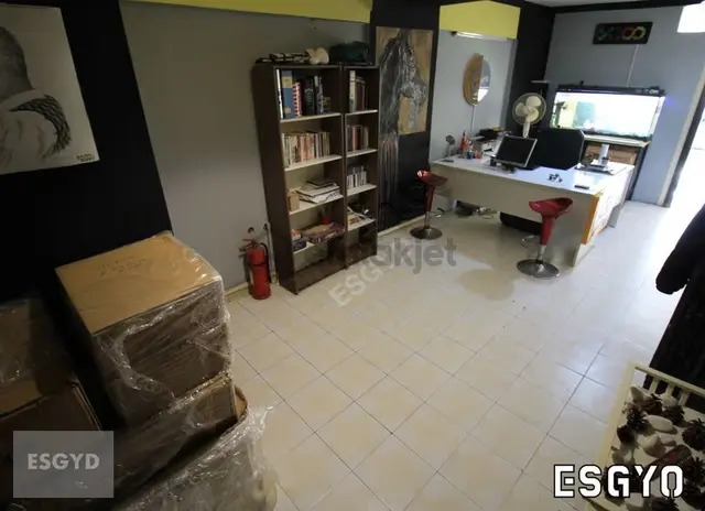 Esgyo'dan Doktorlar Cad. Üzerinde Ön Cephe Ara Kat Ofis-iş Yeri 3