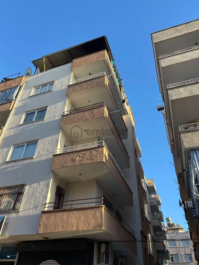 Thor'dan Pozcu Alanya Sokağı Çaprazında Satılık 3+1 Yapılı Daire 2