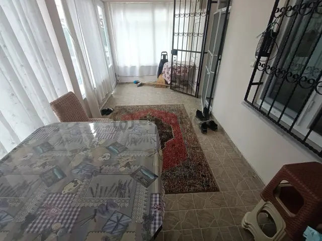 Yeniçiftlikte Bulvar Caddesinde Denize Yakın Köşe Başı 3+1 Villa 5
