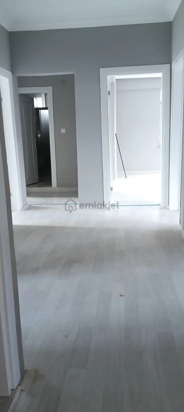 Adalet Gold Group Emlak'tan Ayvaz Mahallesin'de Kiralık Daire 3+1 Ara Katta Doğalgazlı Uygun Fiyata 3