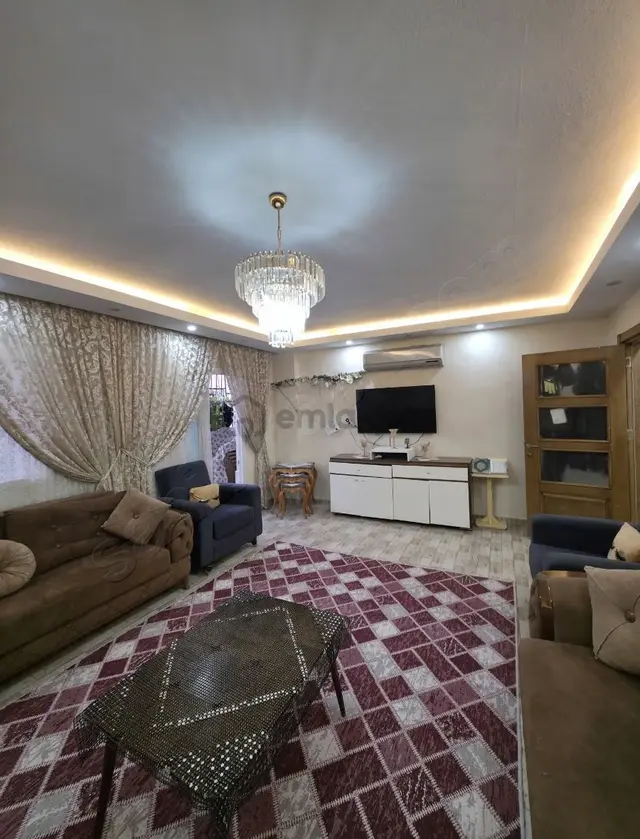 Levent Mahallesi Satılık 2 Katlı Geniş Oturumlu Caddeye Yakın 2