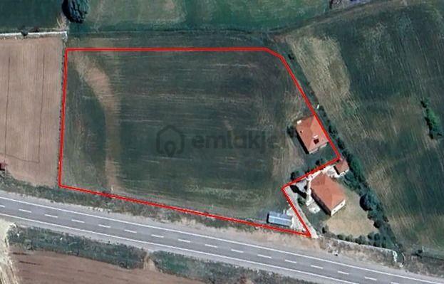 Seki Yoluna 130 Metre Cepheli Arazi 2