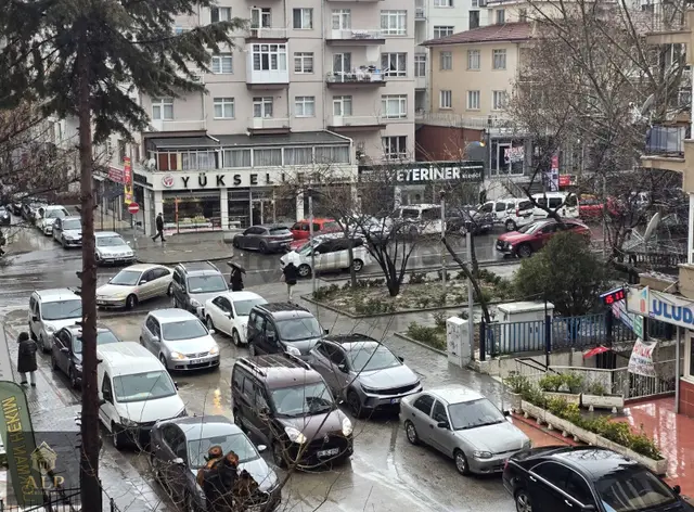 Alp Gayrimenkul'den Hastane Metroda Asansörlü İskanlı Ön Cephe 2