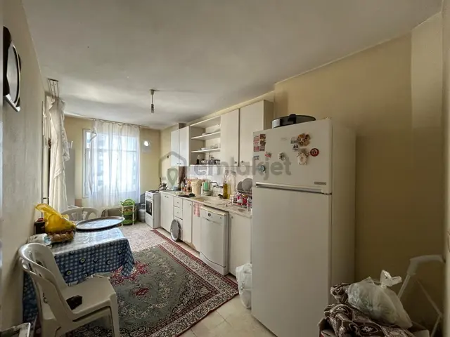 Rng' Den H. Evleri 80.yıl Bulv Merkezde 3+1 K Mutfak 3