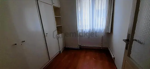 Halilrıfatpaşada Doğalgazlı Asansörlü 3+1 Merkezi Konumda 4
