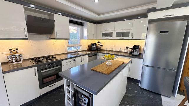 Karagedik'te Satılık Modern İkiz Villa 5