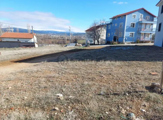 Banaz 31 Ağustosta 395m2 Güney Cepheli Villalık Arsa 3