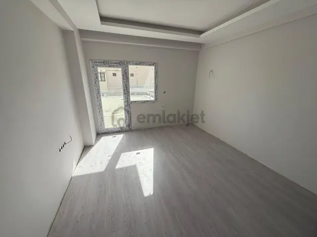İz'den 100.yıl Bulvara Yakın Konum'da Ekstralı Masrafsız Daire 3