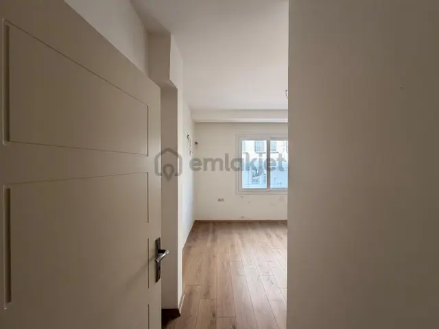 Menderes Mah.de Tabela Değeri Yüksek Gmk 2. Par. Kir. 2+1 Ofis 4