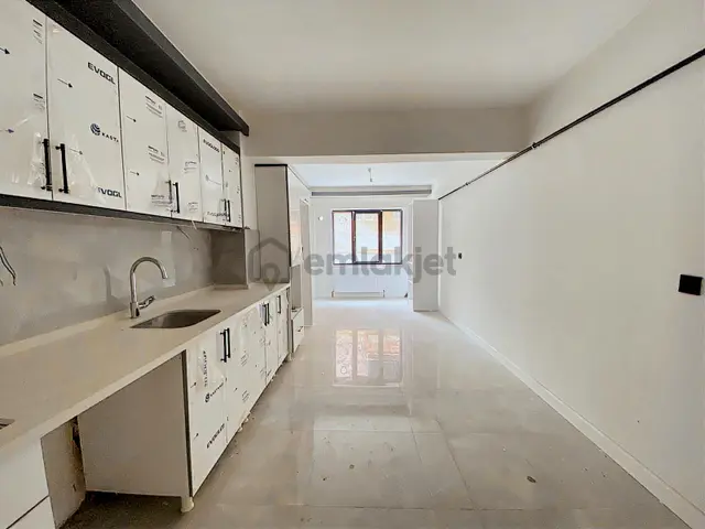 An-ka'dan Şehitlik'te 3+1 Sıfır Yapılı Giriş Kat Daire 1