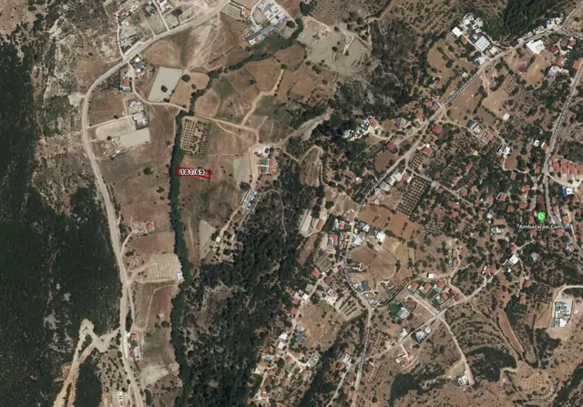 Kaş Sarıbelende Vadi Ortasında Satılık Tarla 3