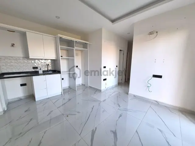 Mahmutlar Atatürk Caddesi Üzerinde Satılık 1+1 Lüks Daire 4