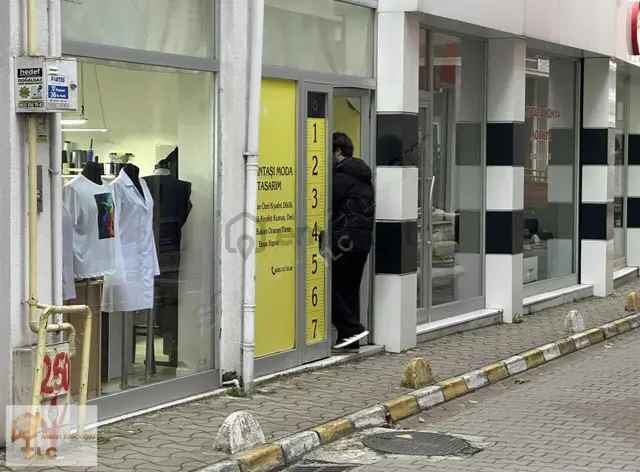 Şehrin Merkezinde Satılık Dükkan 3